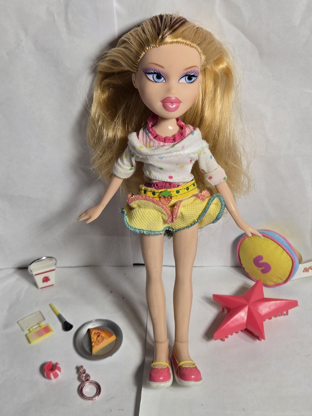 Bratz Sweet Dreamz Pajama Party Siernna Doll and Accessories Rare